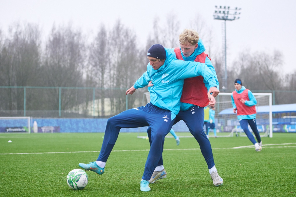 Тренировка «Зенита»-м перед товарищеским матчем с «Зенитом»-2