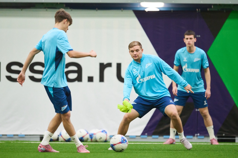 Тренировка «Зенита»-2 в Новом манеже