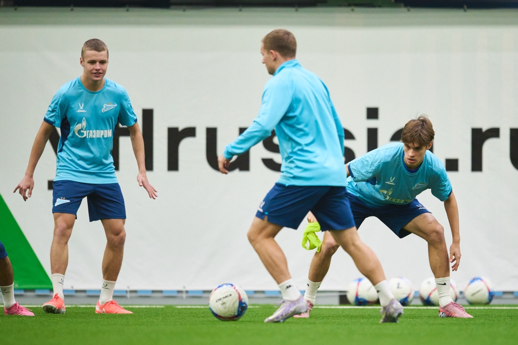 Тренировка «Зенита»-2 в Новом манеже