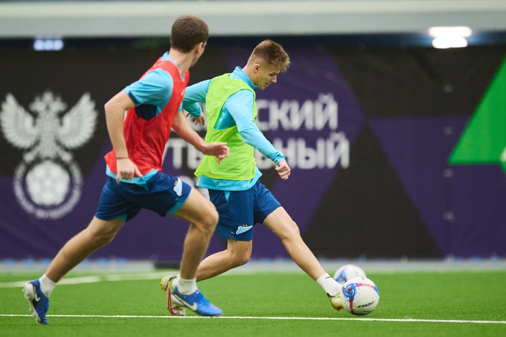 Тренировка «Зенита»-2 в Новом манеже