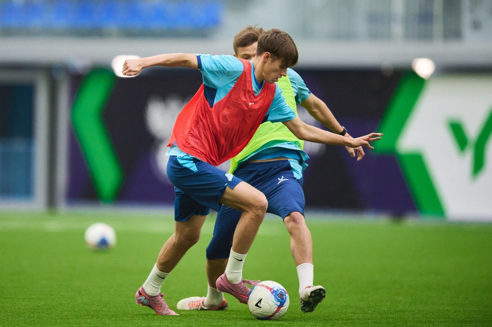 Тренировка «Зенита»-2 в Новом манеже