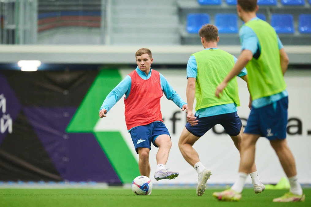 Тренировка «Зенита»-2 в Новом манеже