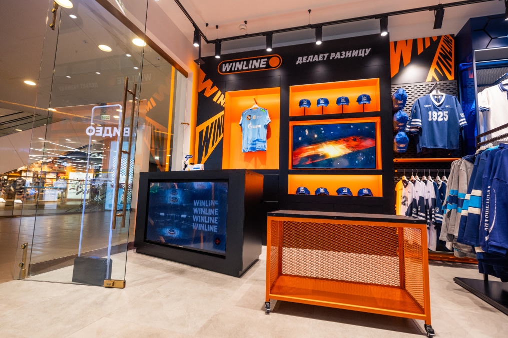 Интерьер нового клубного магазина в ТЦ «Галерея»