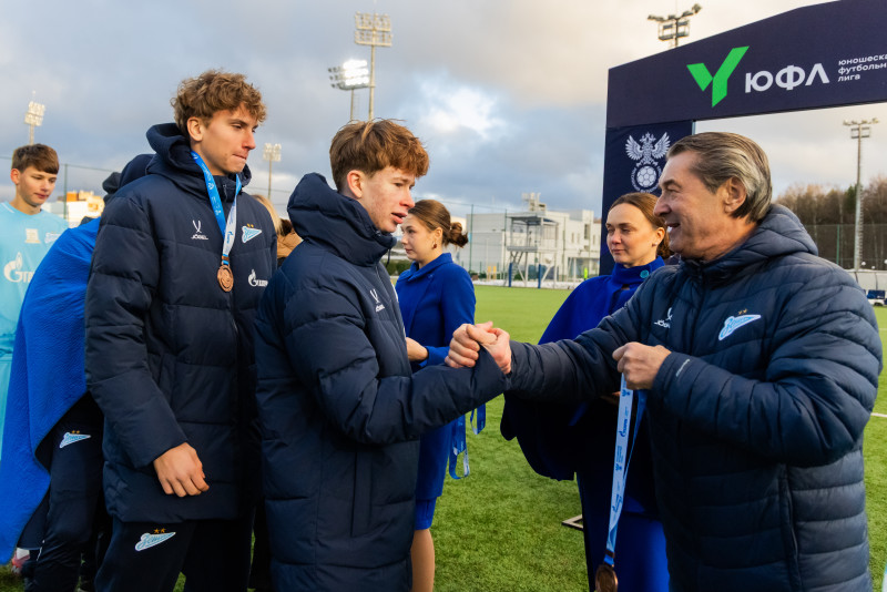 Награждение «Зенита» U-17 по итогам сезона 2025 ЮФЛ-2