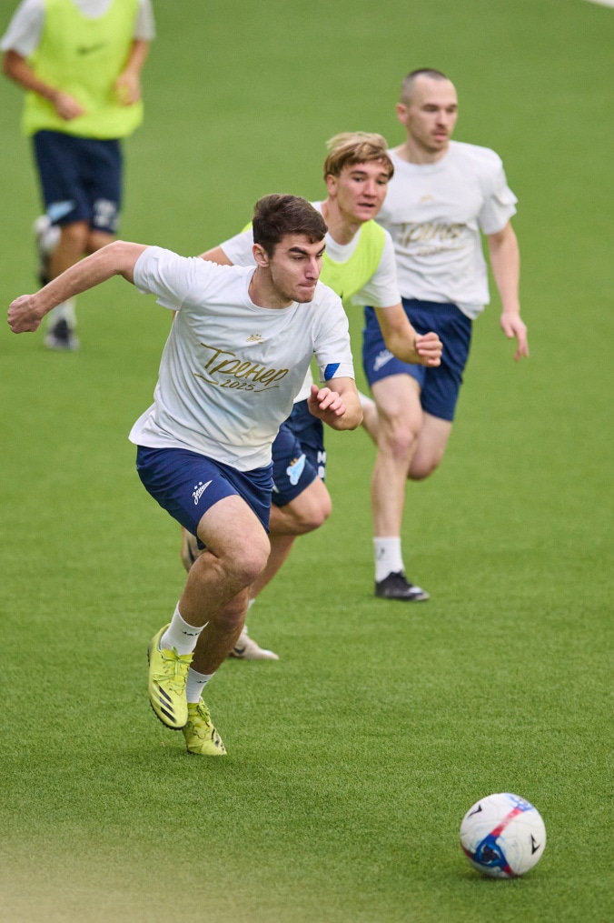 Выпускной в «Газпром»-Академии: матч между тренерами и выпускниками