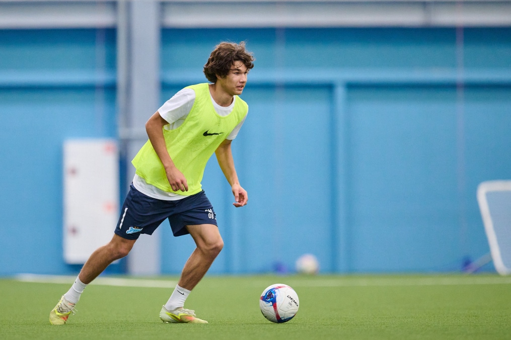 Выпускной в «Газпром»-Академии: матч между тренерами и выпускниками