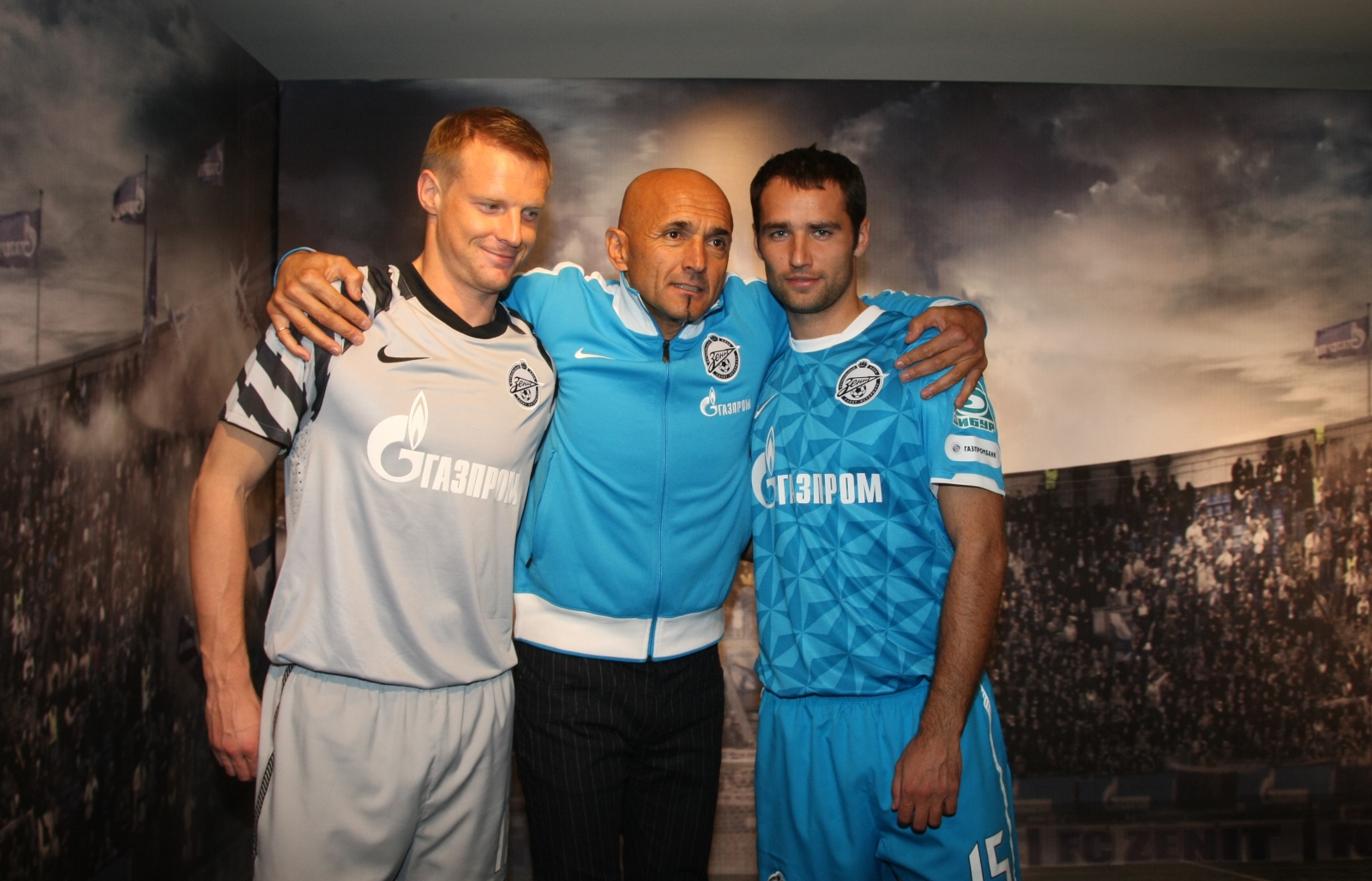 NIKE FOOTBALL Представляет форму «ЗЕНИТА» 2011—2012