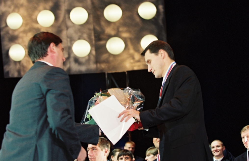 2001 год. Награждение команды  «Зенит».