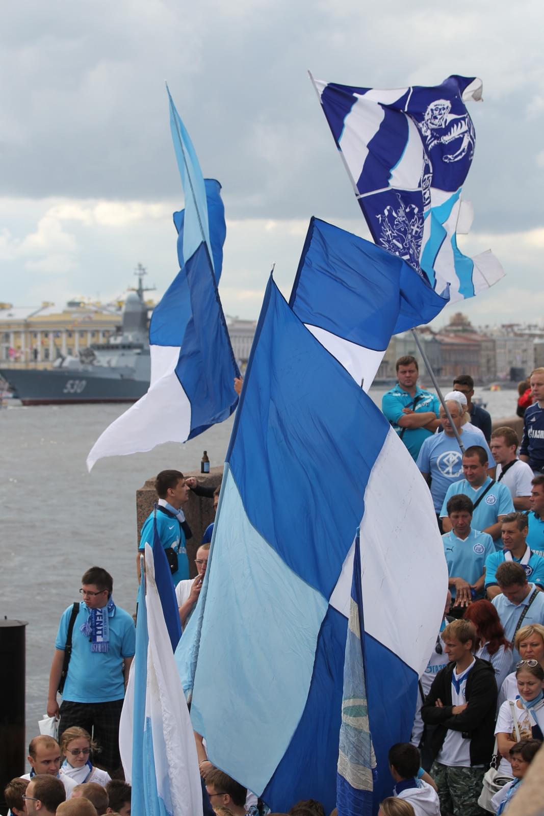 Морской парад болельщиков «Зенита»