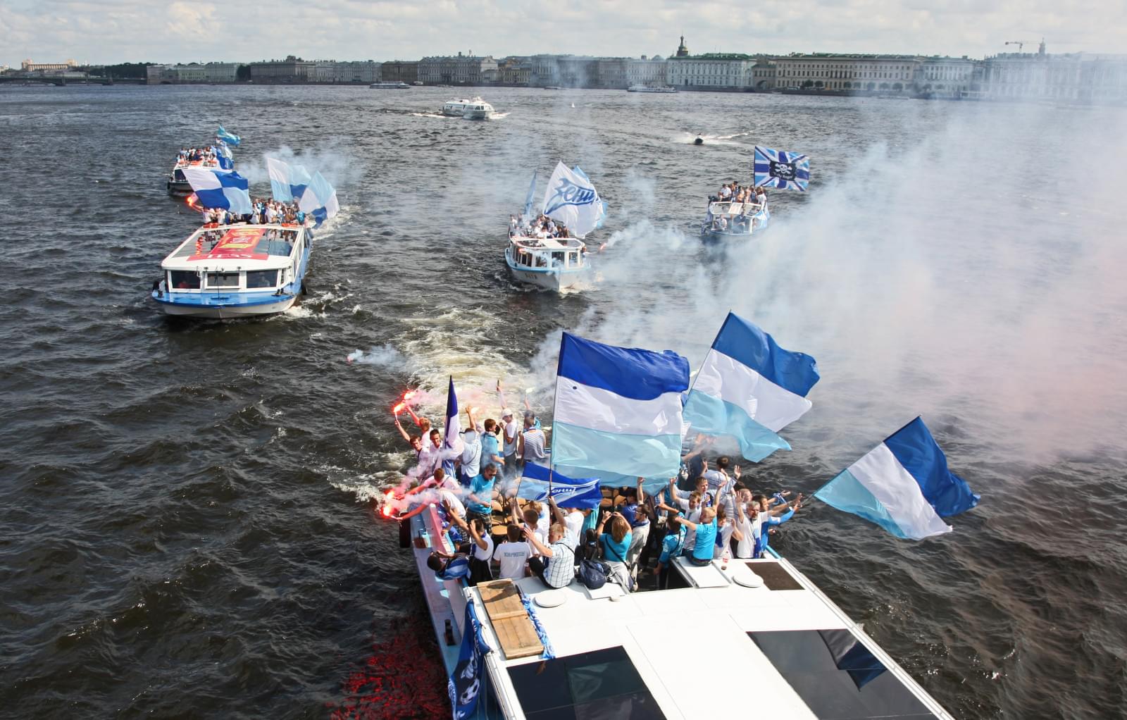 Морской парад болельщиков «Зенита»