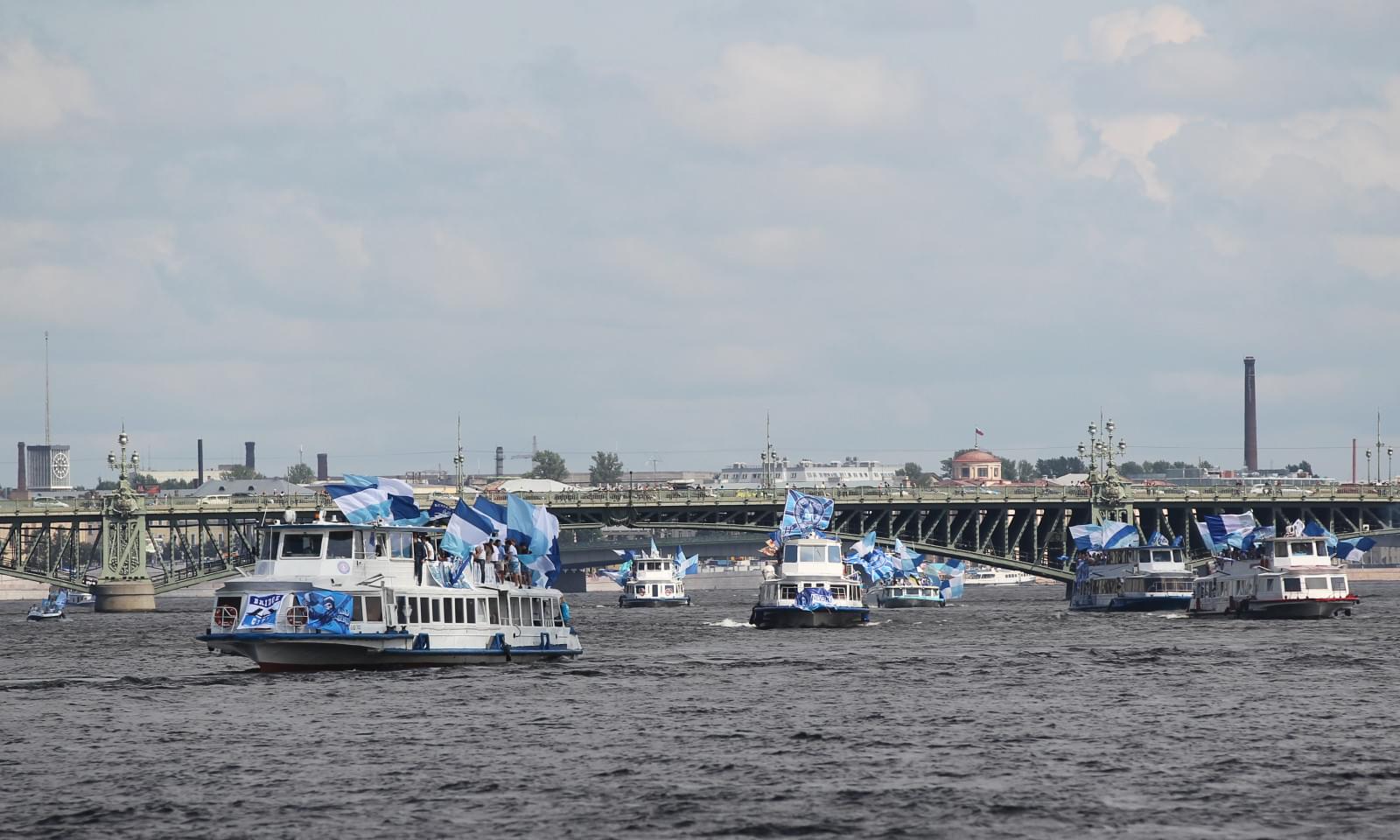 Морской парад болельщиков «Зенита»