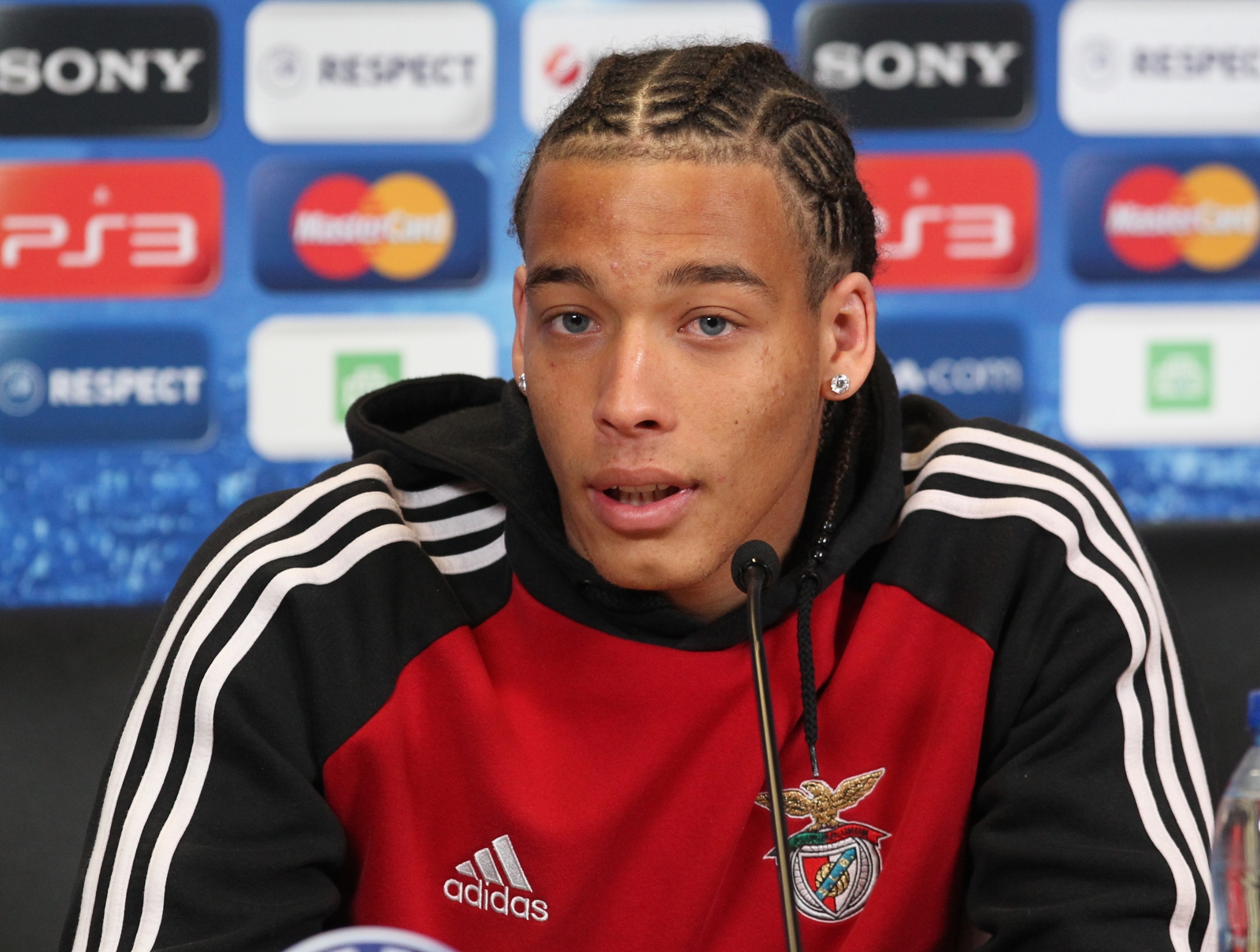 Пресс-конференция главного тренера ФК Бенфика, Жорже Жезуша