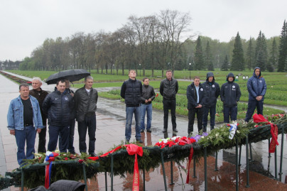 Зенит на Пискаревском кладбище
