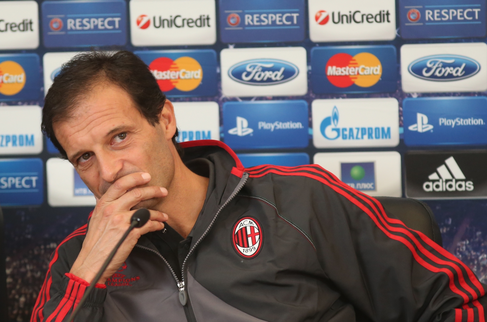 Главный тренер  «Милана», Массимилиано Аллегри на пресс-конференции в преддверии  матча  Лиги чемпионов УЕФА 2012/13,  «Зенит» — «Милан»