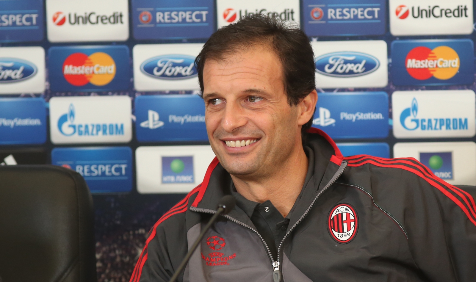 Главный тренер  «Милана», Массимилиано Аллегри на пресс-конференции в преддверии  матча  Лиги чемпионов УЕФА 2012/13,  «Зенит» — «Милан»