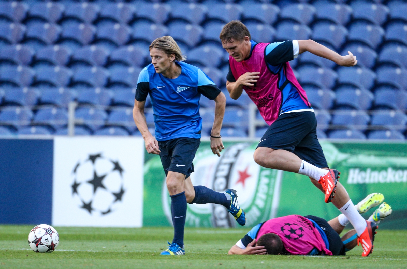 Тренировка «Зенита» перед матчем «Пасуш де Феррейра» — «Зенит».