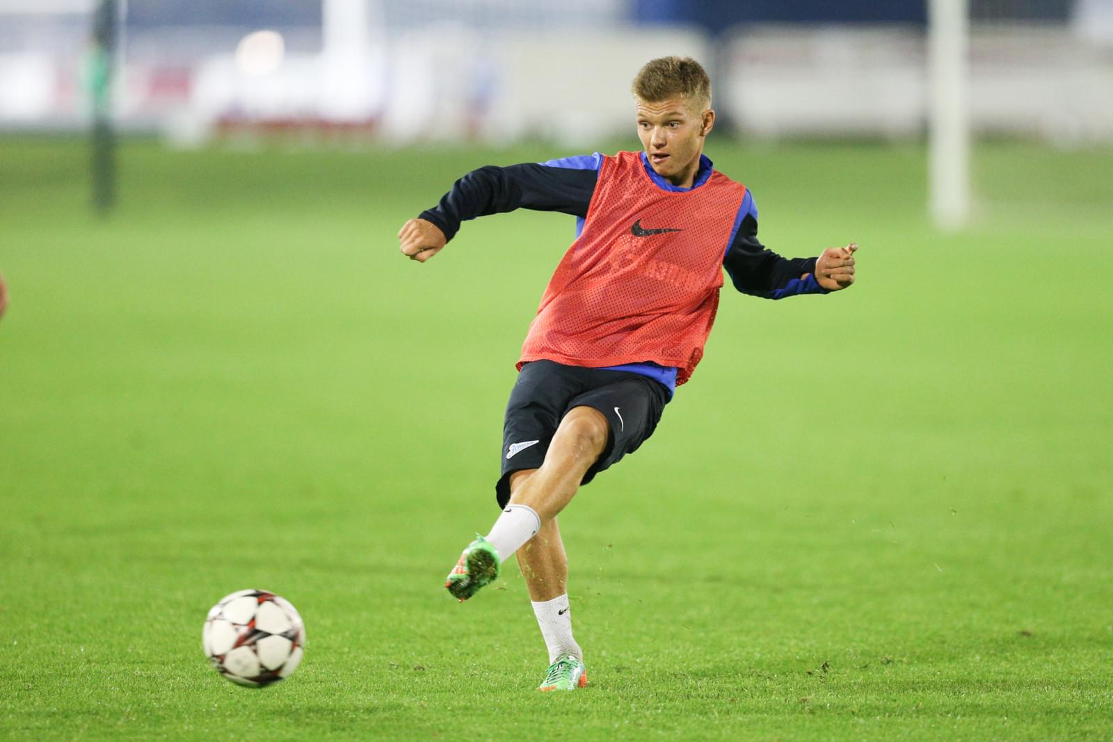 Зимние сборы «Зенита» в Дохе, вечерняя тренировка