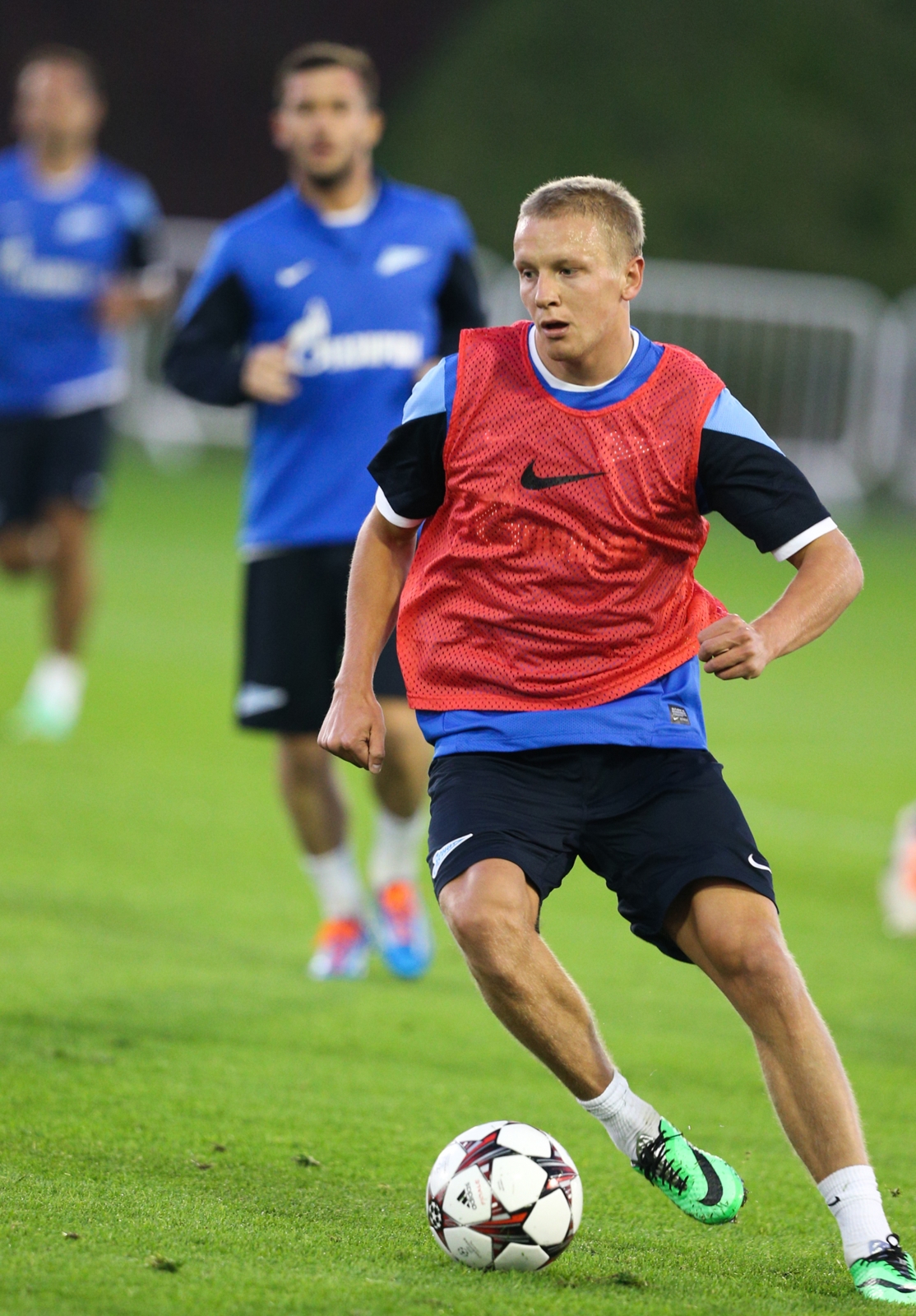 Зимние сборы «Зенита» в Дохе, вечерняя тренировка