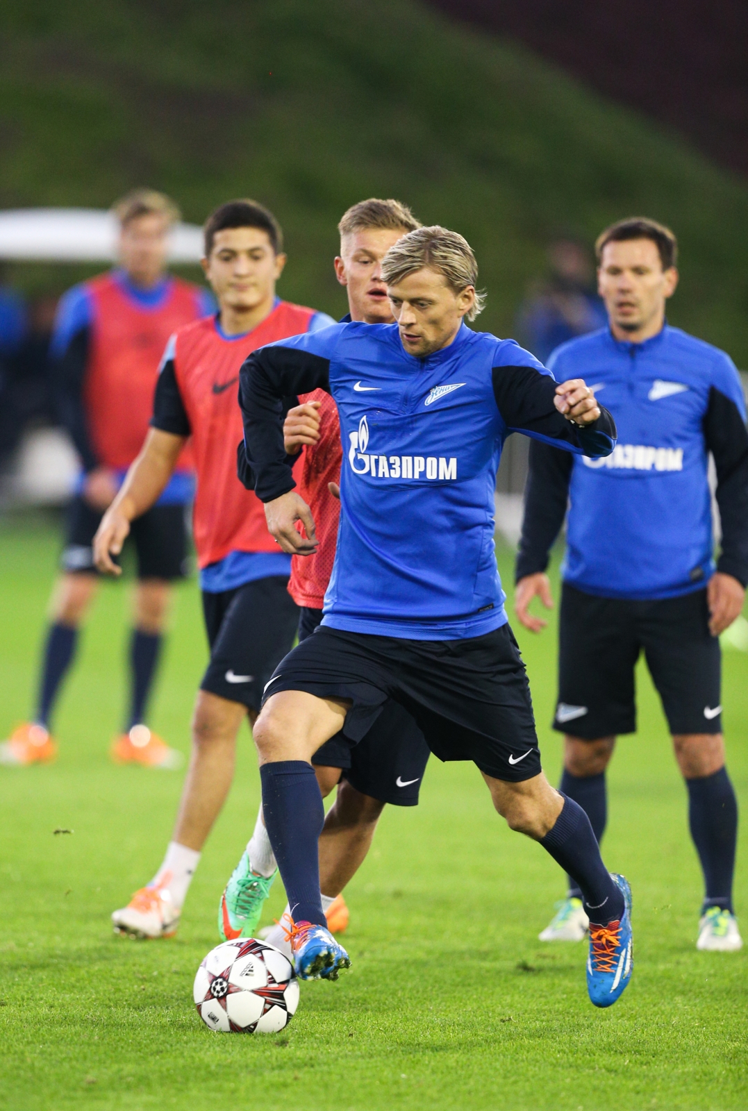 Зимние сборы «Зенита» в Дохе, вечерняя тренировка