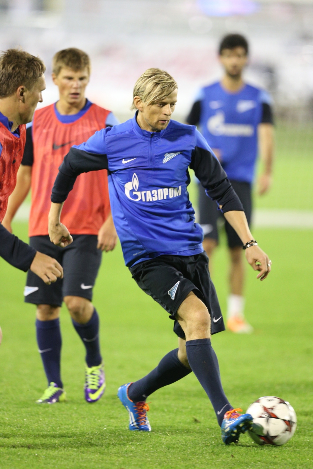 Зимние сборы «Зенита» в Дохе, вечерняя тренировка