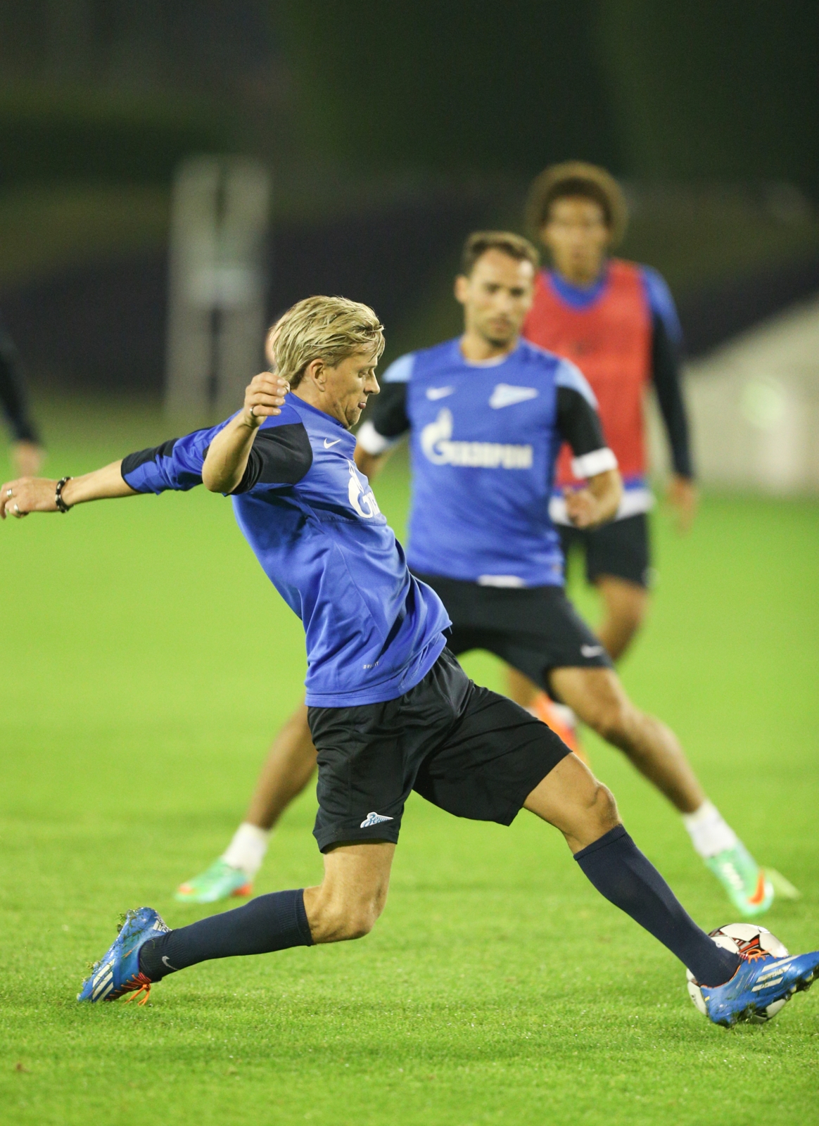 Зимние сборы «Зенита» в Дохе, вечерняя тренировка