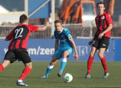 Футбольный матч «Зенит-2» — «Знамя Труда»