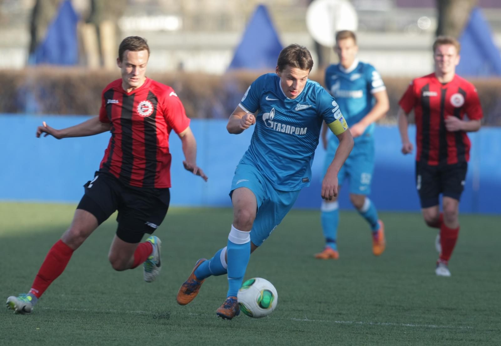 Футбольный матч «Зенит-2» — «Знамя Труда»