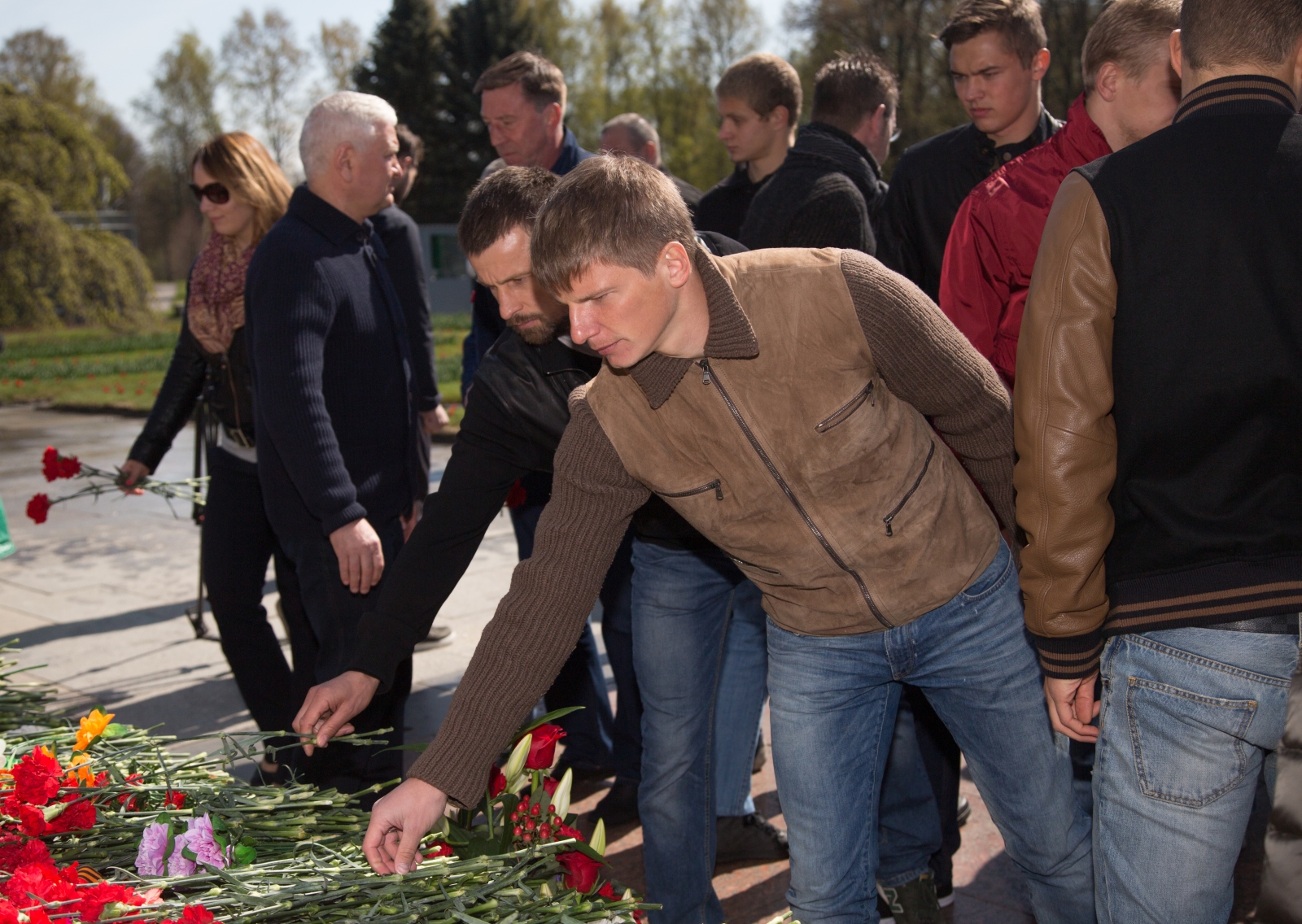 Зенитовцы возложили цветы к монументу «Мать-Родина»