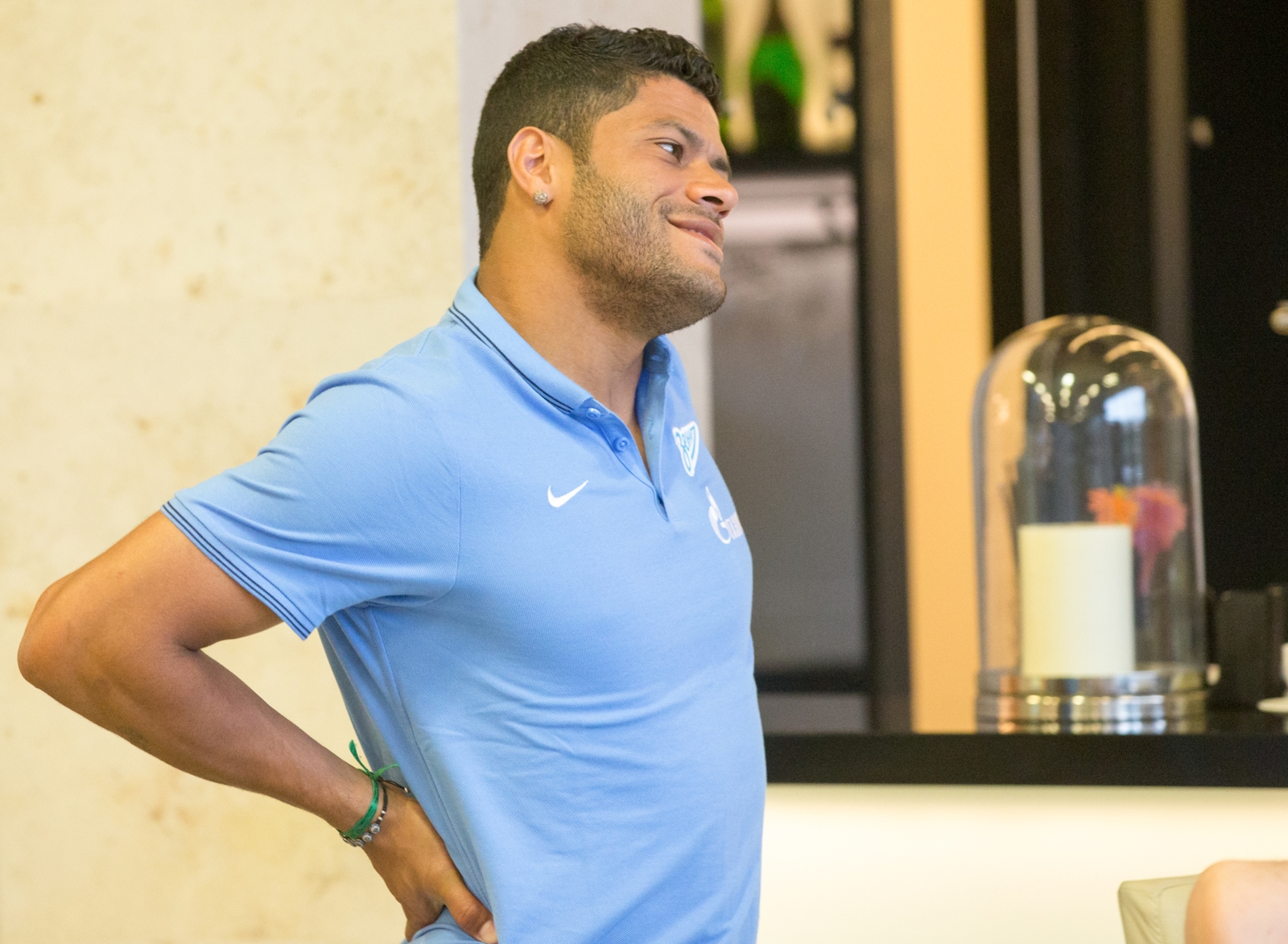 Сине-бело-голубые по дороге на Кипр: фоторепортаж из «Пулково»