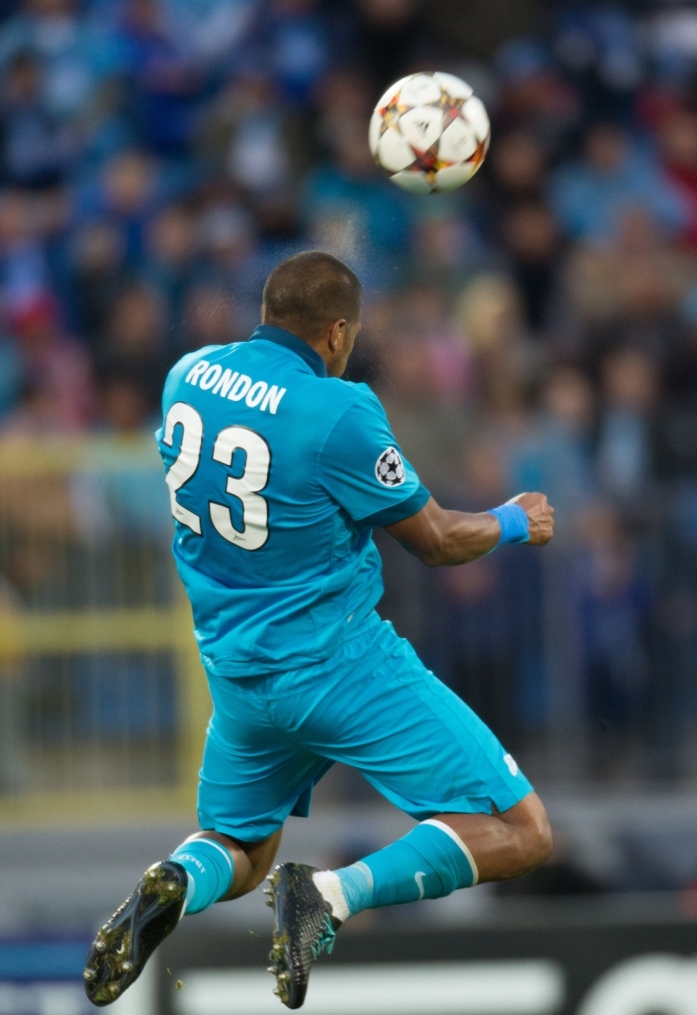 Лига чемпионов УЕФА, 2014/15, «Зенит» — «Стандард»