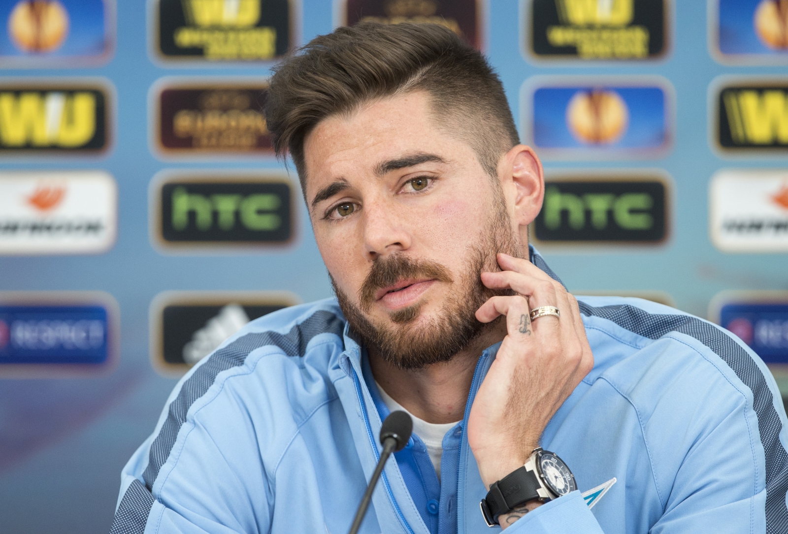 Хави Гарсия, полузащитник ФК «Зенит» на пресс-брифинге перед матчем Лиги Европы УЕФА 1/4 финала, «Зенит» — «Севилья»