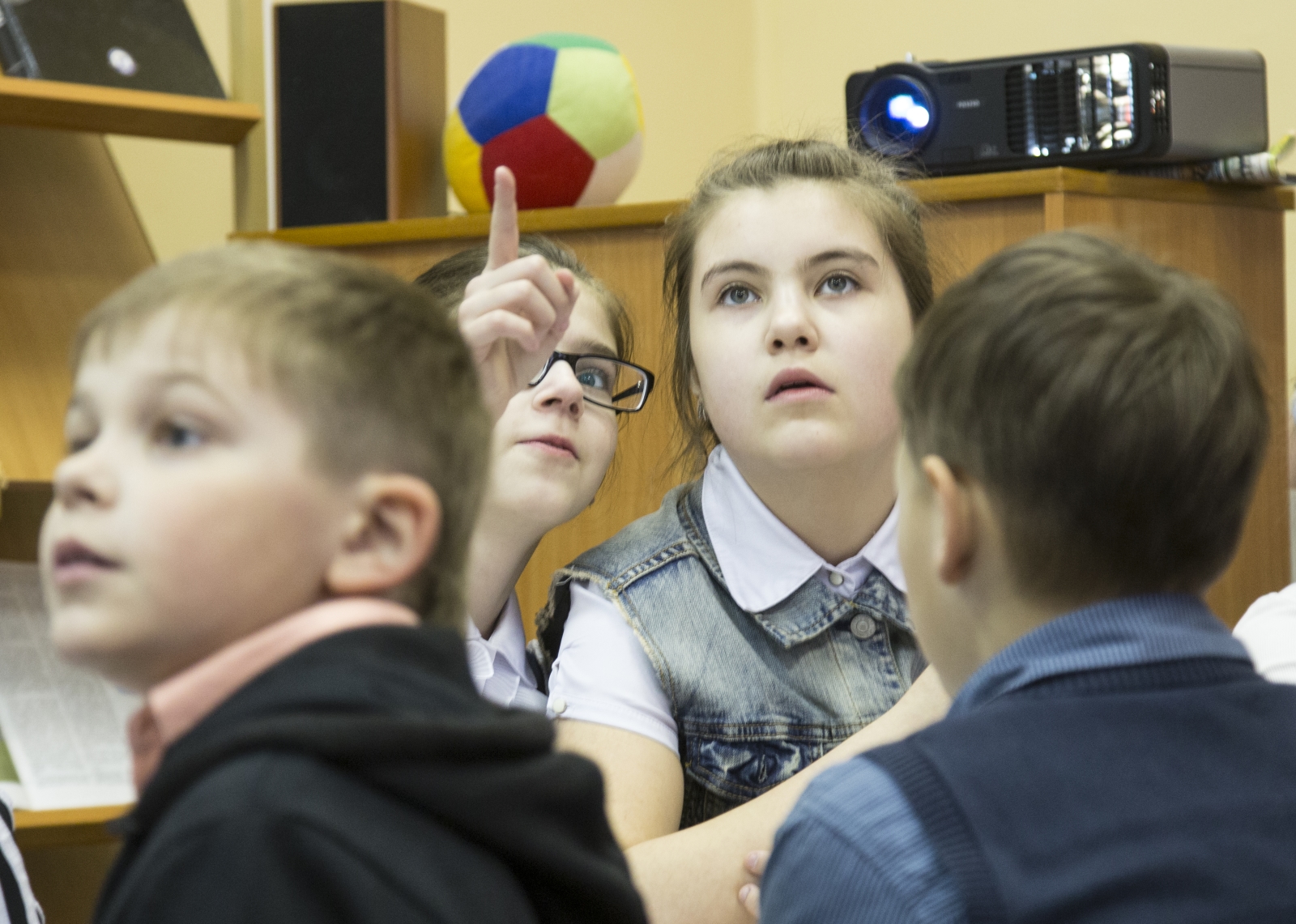 «90 добрых дел»: открытие выставки «Зенит. Городские легенды» в Детской библиотеке Кронштадта