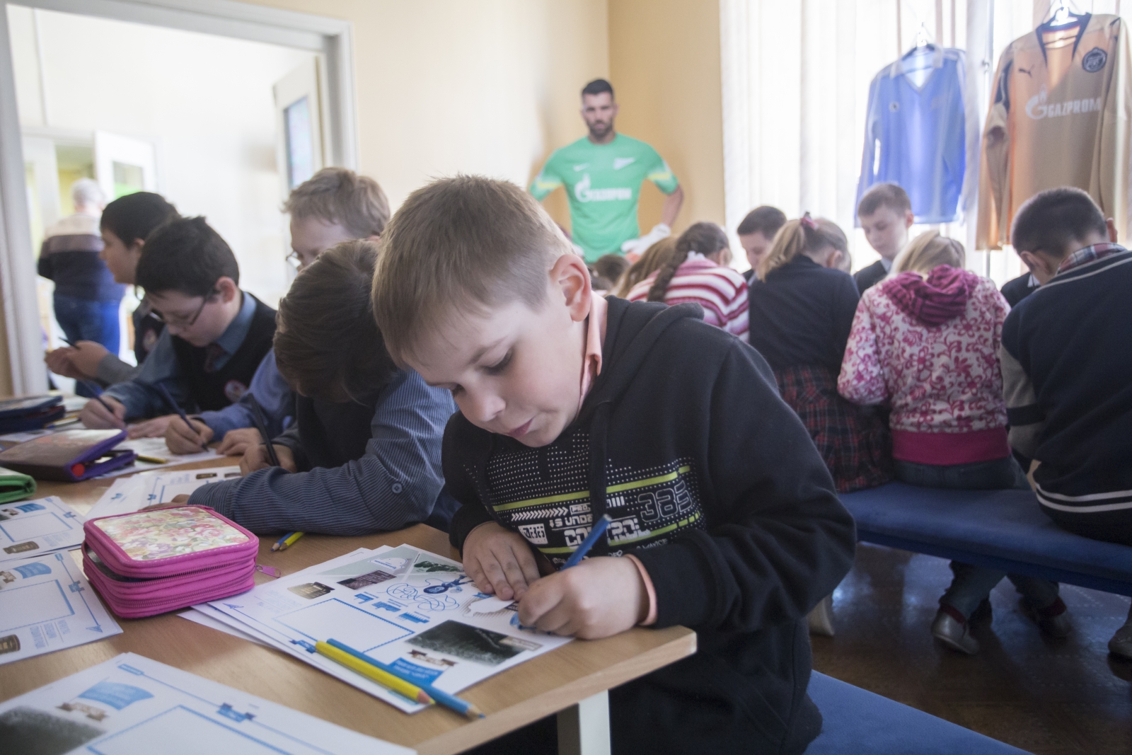 «90 добрых дел»: открытие выставки «Зенит. Городские легенды» в Детской библиотеке Кронштадта