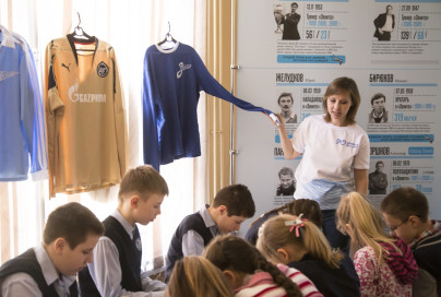 «90 добрых дел»: открытие выставки «Зенит. Городские легенды» в Детской библиотеке Кронштадта