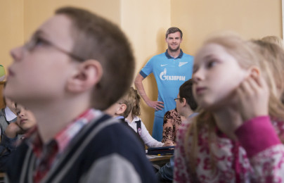 «90 добрых дел»: открытие выставки «Зенит. Городские легенды» в Детской библиотеке Кронштадта