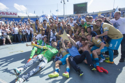 Церемония награждения команды «Зенит» золотыми медалями и кубком Чемпиона России