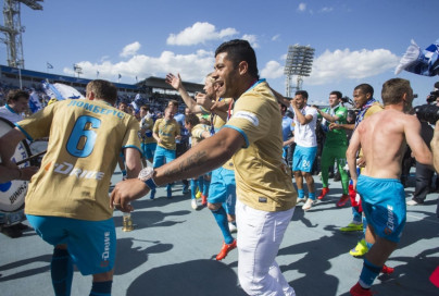 Церемония награждения команды «Зенит» золотыми медалями и кубком Чемпиона России