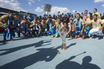 Церемония награждения команды «Зенит» золотыми медалями и кубком Чемпиона России