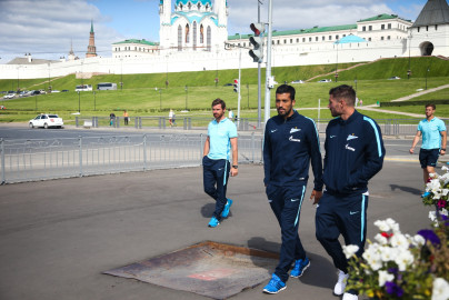 Перед «Рубином»: фоторепортаж с прогулки команды по Казани