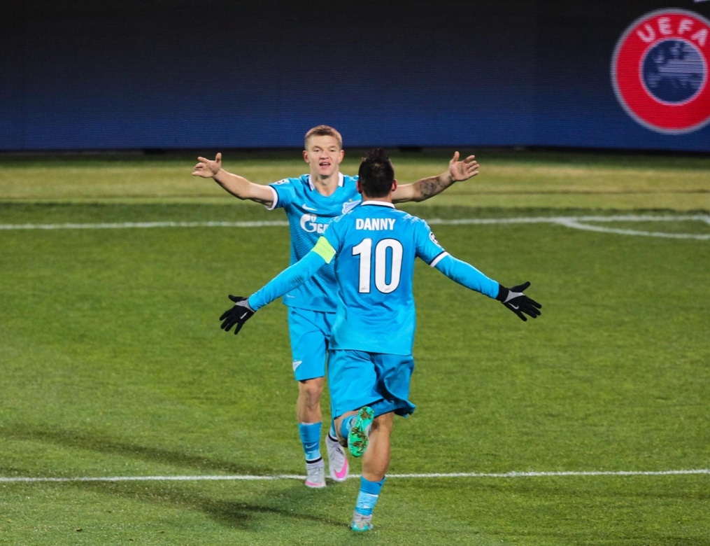 Лига Чемпионов УЕФА 2015/16, «Зенит» — «Лион»