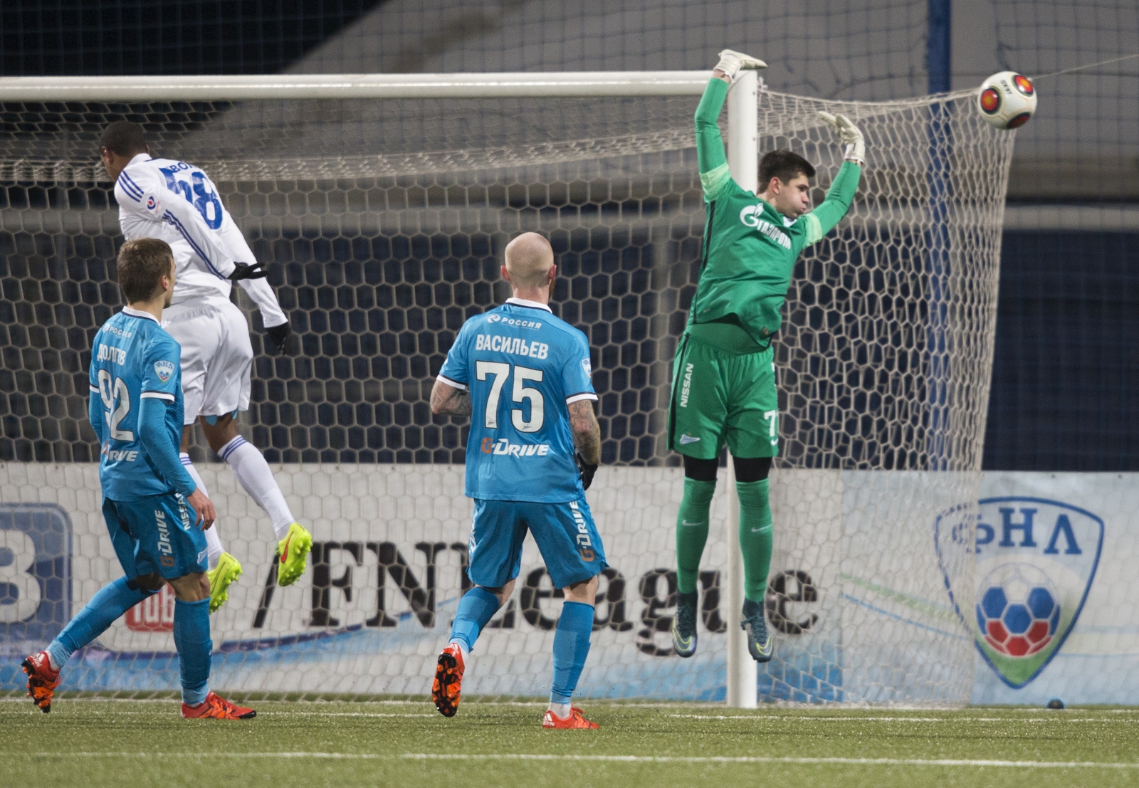 ФОНБЕТ-Первенство ФНЛ 2015/16, «Зенит»-2 — «Газовик»