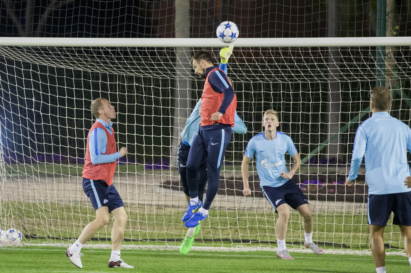 «Газпром»-тренировочные сборы в Дохе: 16 января, вечерняя тренировка