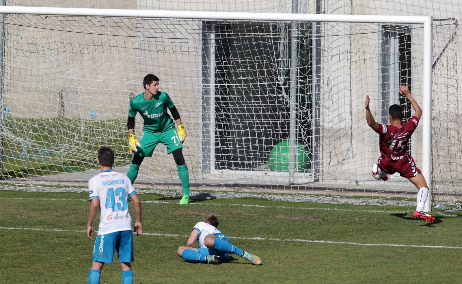 «Зенит»-2 — «Кадис»