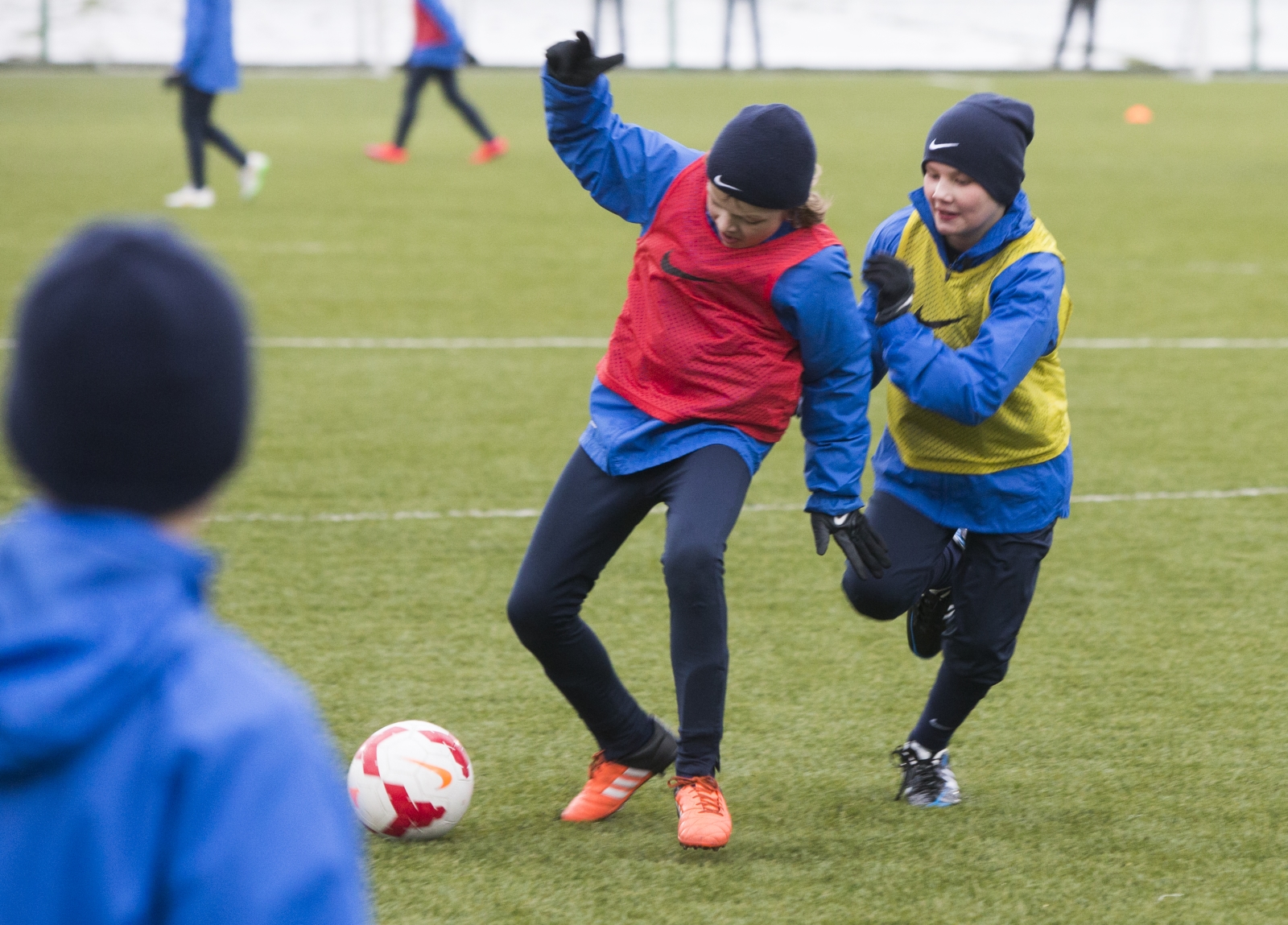 «Клуб добрых дел»: воспитанник детского дома Никита посетил тренировку юных «Зенитовцев»