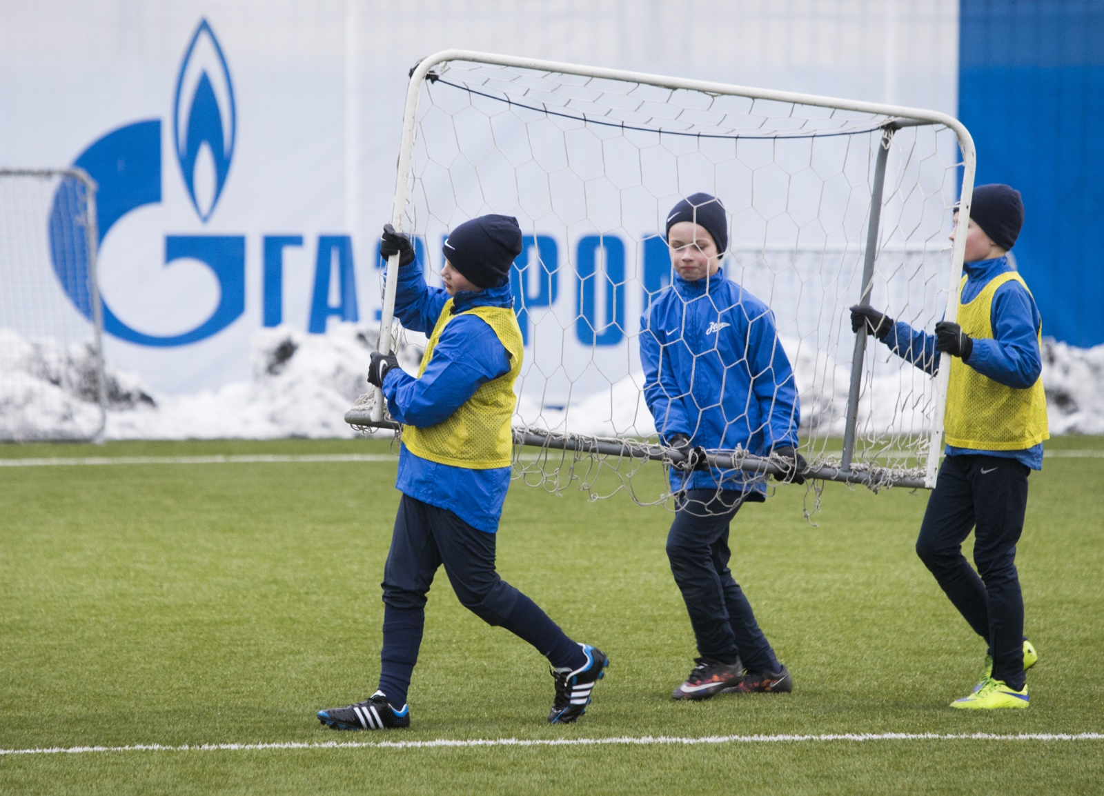 «Клуб добрых дел»: воспитанник детского дома Никита посетил тренировку юных «Зенитовцев»