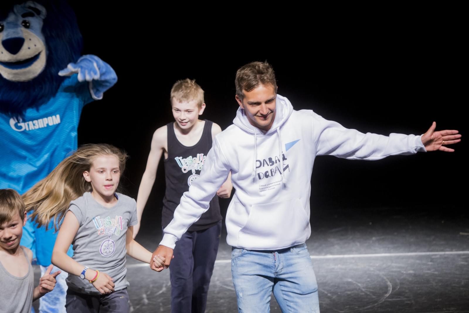 Давай-давай!»: Доменико Кришито поработал цирковым артистом