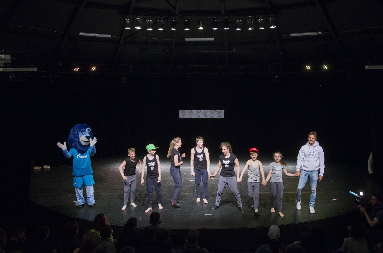 Давай-давай!»: Доменико Кришито поработал цирковым артистом