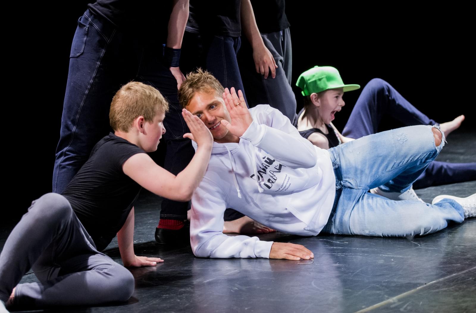 Давай-давай!»: Доменико Кришито поработал цирковым артистом