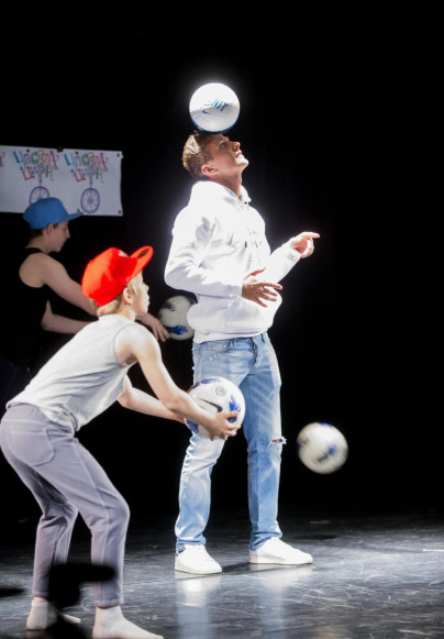 Давай-давай!»: Доменико Кришито поработал цирковым артистом