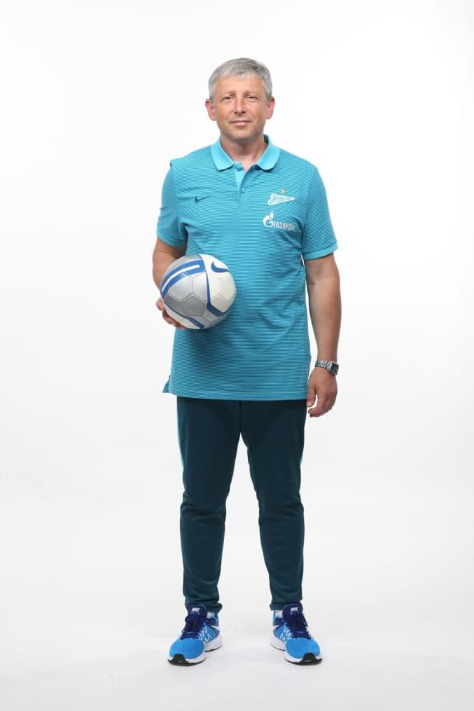 Фотосессия футболистов и тренеров основного состава ФК «Зенит» сезона 2016/2017